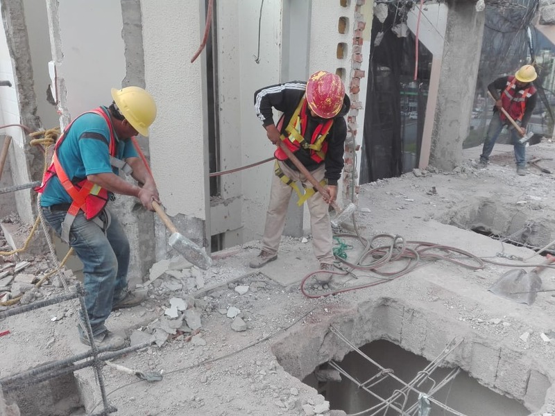 Biện pháp thi công tháo dỡ nhà phố thủ công thực hiện tất cả các công việc bằng sức người