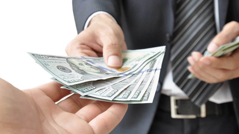 Khi đã xác nhận công việc tháo dỡ đã hoàn thiện đúng theo yêu cầu, chủ nhà tiến hành thanh toán và bàn giao với sự tham gia của đơn vị thi công