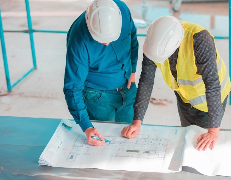 Đơn vị thi công sẽ đến khảo sát hiện trạng căn nhà và đưa ra những phương án cải tạo phù hợp