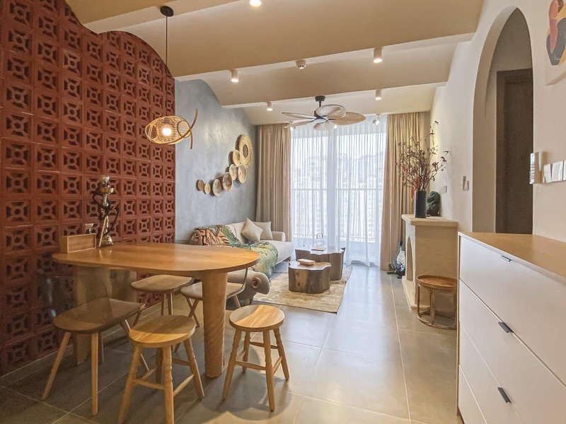 Việc thuê đơn vị cải tạo sẽ mang đến vẻ đẹp tổng thể cho toàn bộ căn nhà cũ