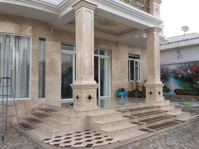 Cột trụ được thiết kế để chịu được các lực tác động từ trên xuống và nâng đỡ toàn bộ công trình