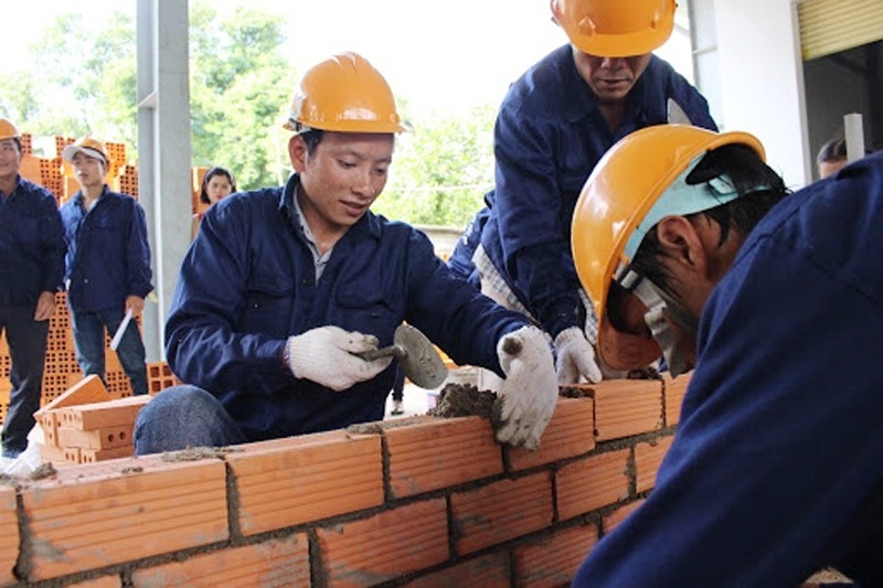 Phát sinh trong quá trình thi công có thể xảy ra ở cả giai đoạn xây thô và hoàn thiện