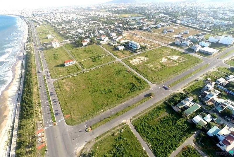 Mảnh đất đẹp để xây nhà có hình dáng vuông vắn, không có nhiều góc cạnh; thể hiện sự vững chãi, ổn định và cân bằng