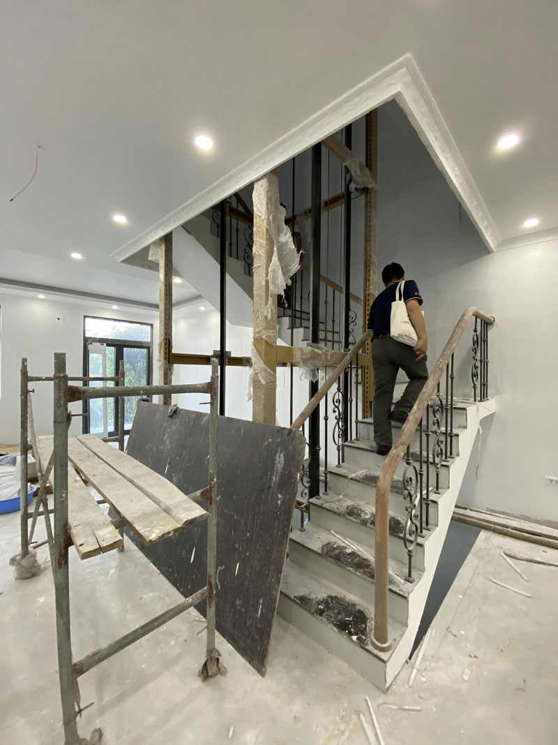 Gia chủ nên thường xuyên ghé thăm và theo dõi tiến độ công trình cải tạo
