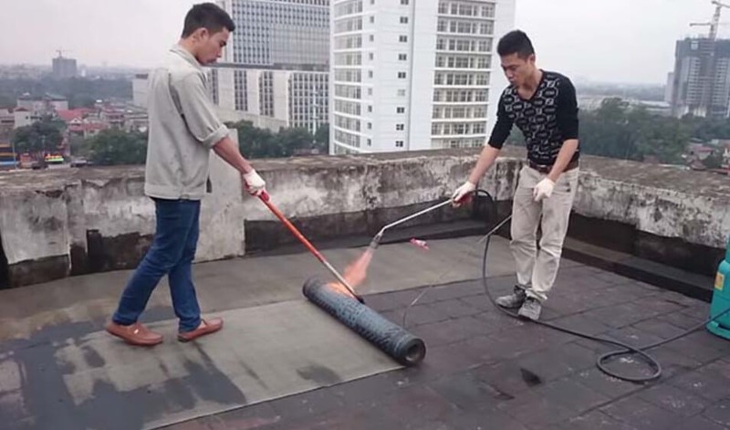 Chống thấm sân thượng bằng phương pháp bitum