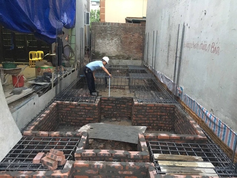 Thi công phần cọc là một hạng mục vô cùng quan trọng, giúp tạo nền vững chắc cho căn nhà 2 tầng, tránh tình trạng sụt lún, nứt gãy hay lún sâu