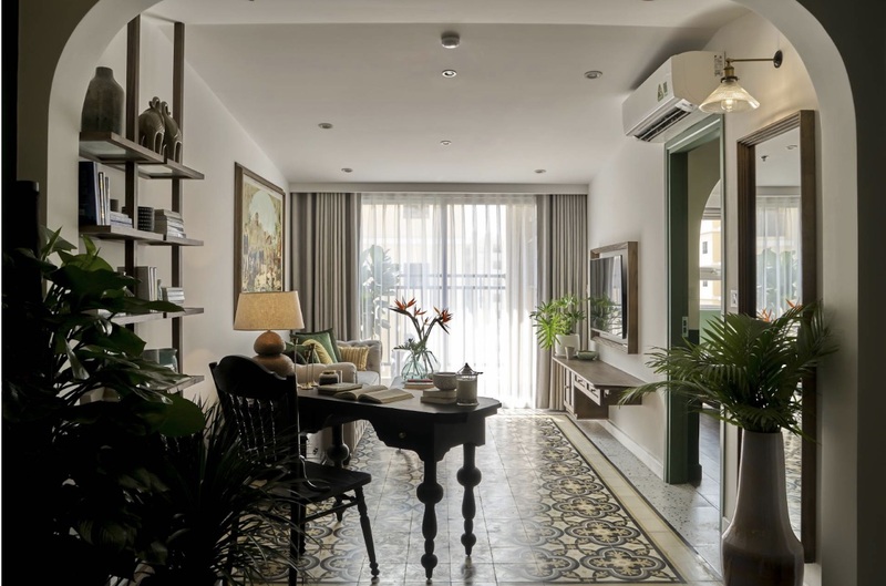 Lát gạch nền sẽ giúp tăng tính thẩm mỹ cho căn nhà 2 tầng và giúp quá trình vệ sinh trở nên đơn giản hơn