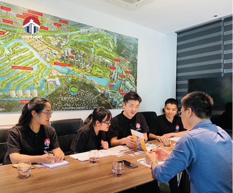 Chủ nhà cần tham khảo portfolio, trao đổi thông tin với nhà thiết kế và so sánh các đơn vị đó để lựa chọn được nhà thầu thiết kế phù hợp
