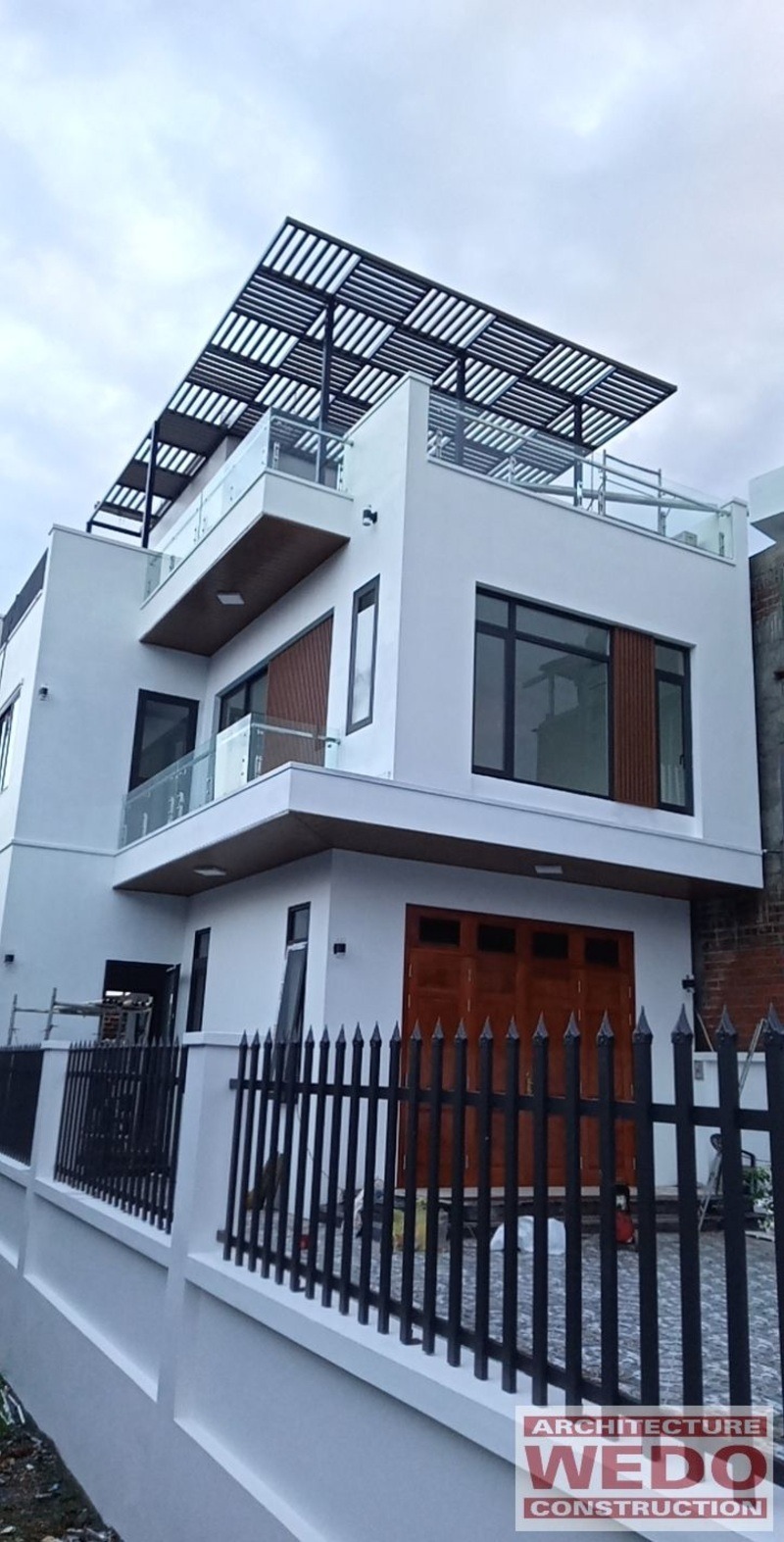 Thiết kế mái che độc đáo vừa có tác dụng che nắng, chống nóng; vừa tạo nên nét thẩm mỹ rất riêng